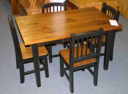 Kid's table set, 5 piece kid's table set, Lloyd's Furniture Bradford and our new store in Schomberg Ontario.